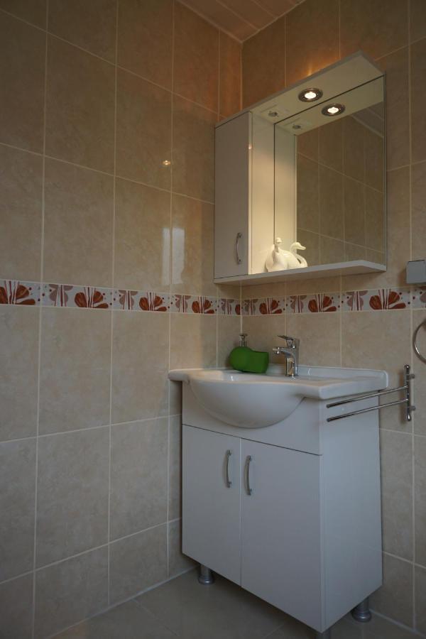 Apartamento Flora Pansiyon Cirali Kemer Exterior foto